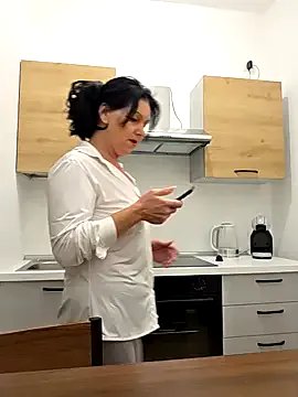 Melody73 on StripChat