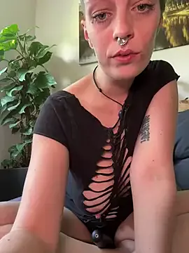 Offline MenaDreadfull on StripChat