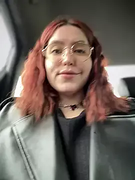 Offline meow_girl on StripChat