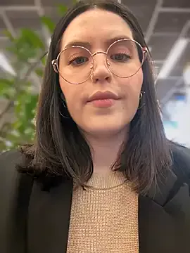 Offline meow_girl on StripChat