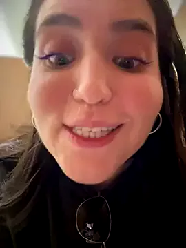 Offline meow_girl on StripChat