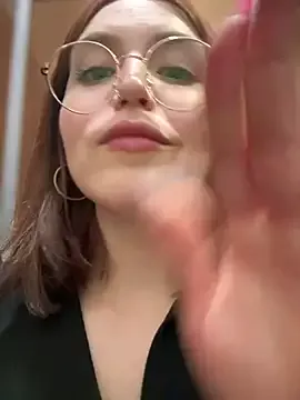 Offline meow_girl on StripChat