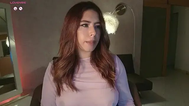 Mia__Moon1 on StripChat