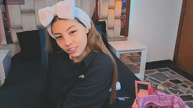 Miah_Stewart on StripChat