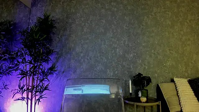 MiaHartx on StripChat