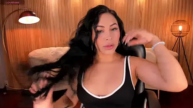 MiaRoberts1 on StripChat