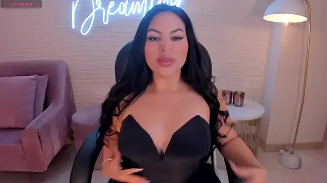 MiaRoberts1 on StripChat