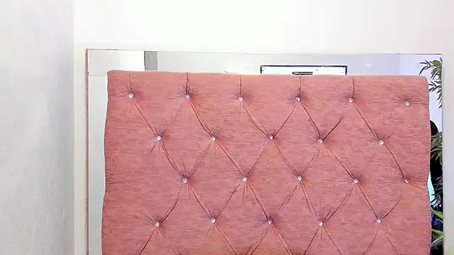 MiaRodriguezz_ on StripChat