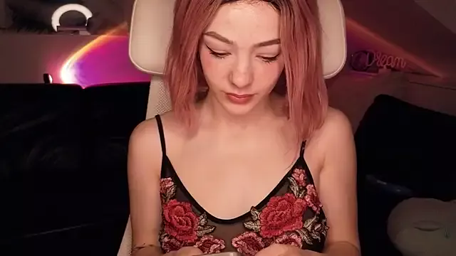 Offline MiaRouge on StripChat