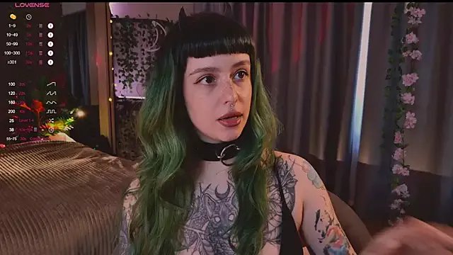 MichaellaMoon on StripChat