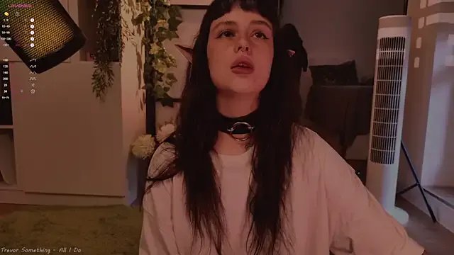 MichaellaMoon on StripChat