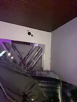 Offline MichelleDiaz_Pink on StripChat