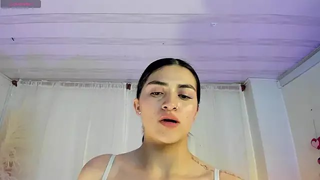 miel_gomez on StripChat