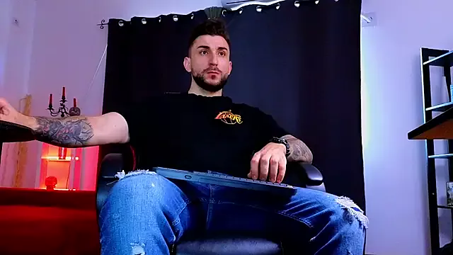 Freechat MightyAaron66 on StripChat