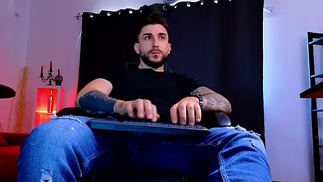 Freechat MightyAaron66 on StripChat