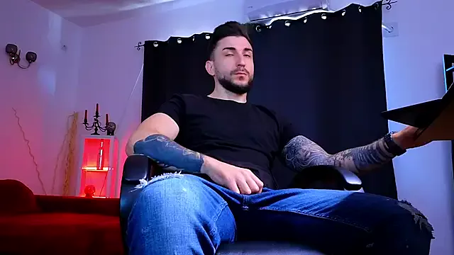 Freechat MightyAaron66 on StripChat