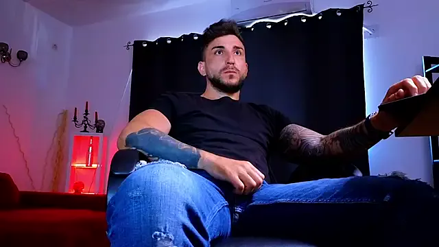 Freechat MightyAaron66 on StripChat