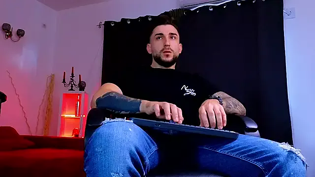 Freechat MightyAaron66 on StripChat