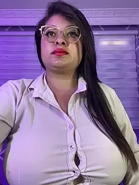 MiiaaJoness on StripChat