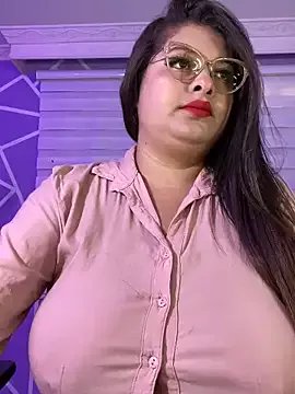 MiiaaJoness on StripChat