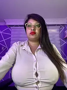 MiiaaJoness on StripChat