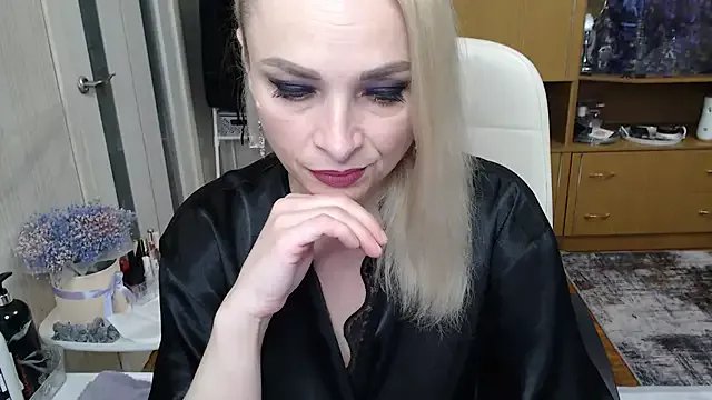 Mika_Passion on StripChat