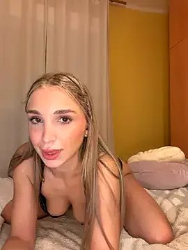 mikateen on StripChat