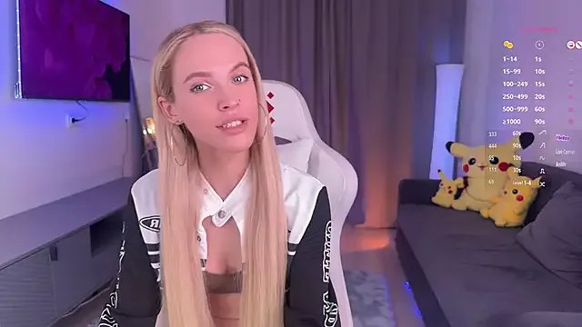 mikkixmeow on StripChat