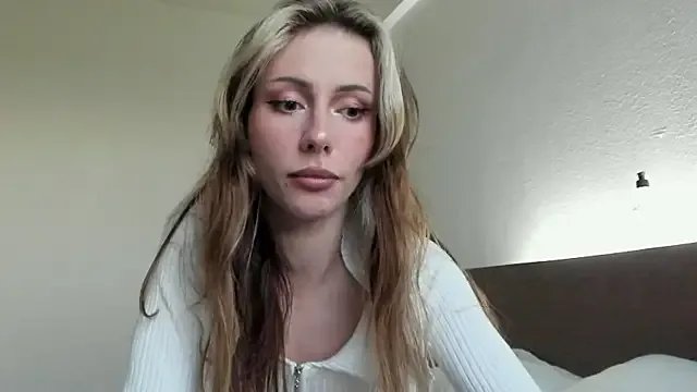 MilaDeLune on StripChat