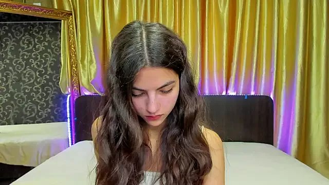 Milana_Crystal_ on StripChat