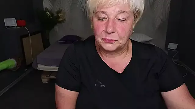 Offline Milana_Milky on StripChat