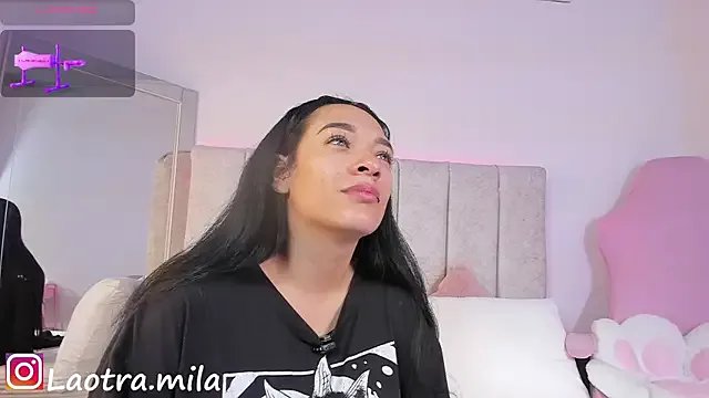 MilaVelour on StripChat