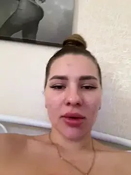 MilaVoxx on StripChat