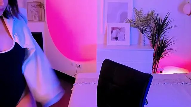 MilenaMellow on StripChat