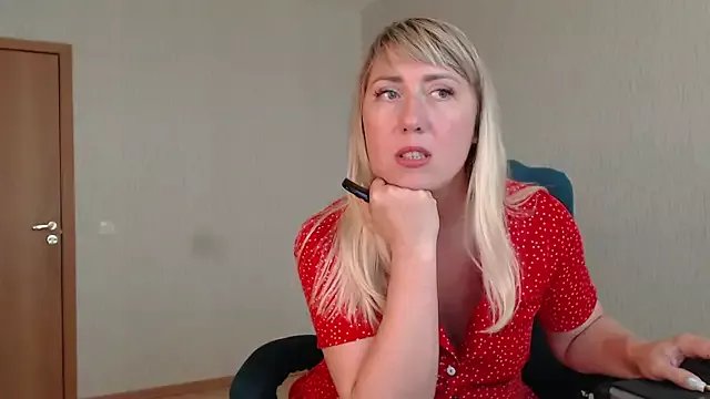 MilenochcaDiamond on StripChat