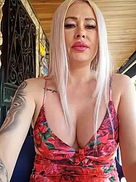 MILFBARBY on StripChat