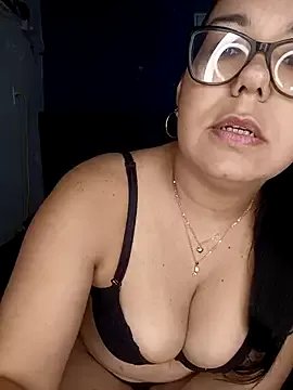 MilfTentasion on StripChat