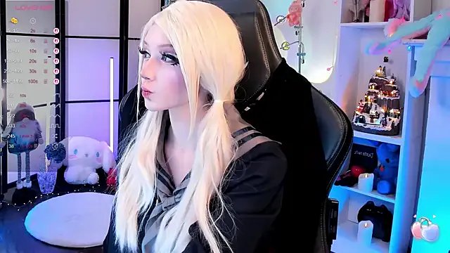 MilkyCute on StripChat