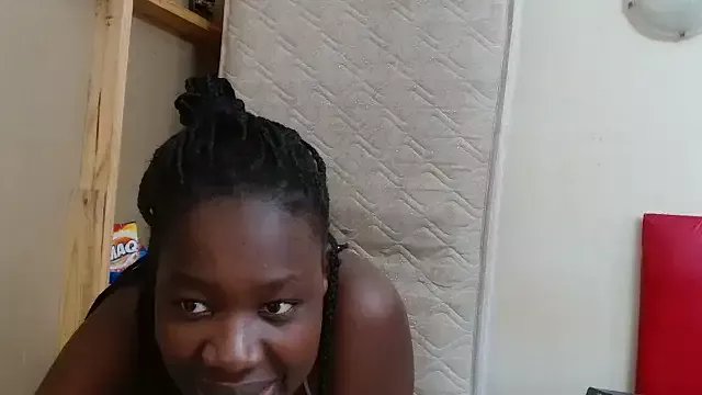 MilkyTitties on StripChat