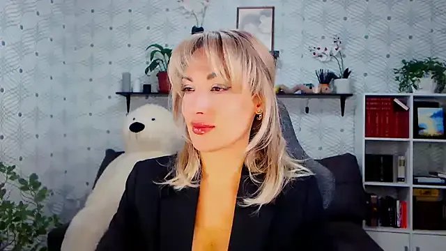 MillaXQueen on StripChat