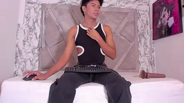 Freechat MilthonDelis on StripChat