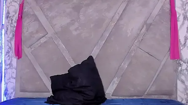 Freechat MilthonDelis on StripChat