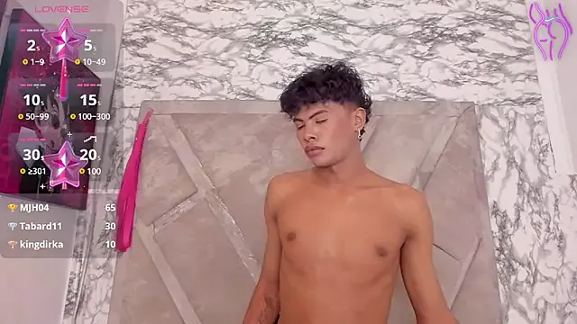 Freechat MilthonDelis on StripChat