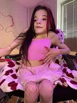 MiniSophiaa on StripChat