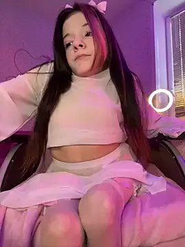 MiniSophiaa on StripChat