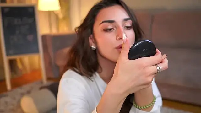 MinnaShummon on StripChat