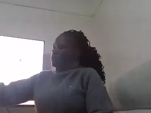 Offline MINNYIRI on StripChat