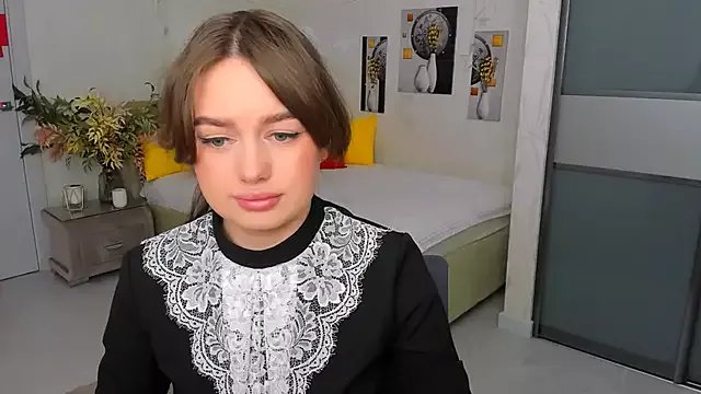 MiracleCurly on StripChat