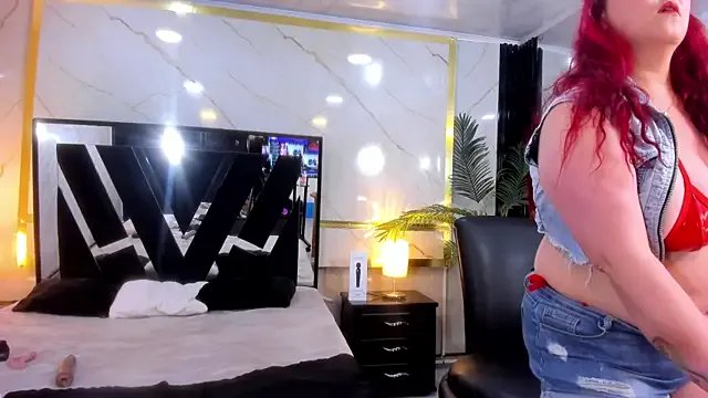 MirandaRossi on StripChat