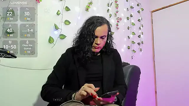 Offline Mishell_Bons on StripChat